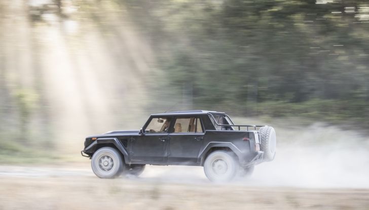 Il ritorno del Lamborghini LM002 in attesa del SUV Urus - Foto 7 di 27