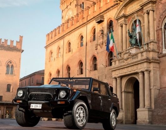 Il ritorno del Lamborghini LM002 in attesa del SUV Urus - Foto 24 di 27