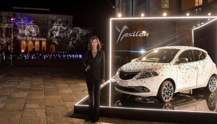 Lancia Ypsilon, la fashion car ruba la scena alla mostra di Peter Lindbergh - Foto 2 di 7