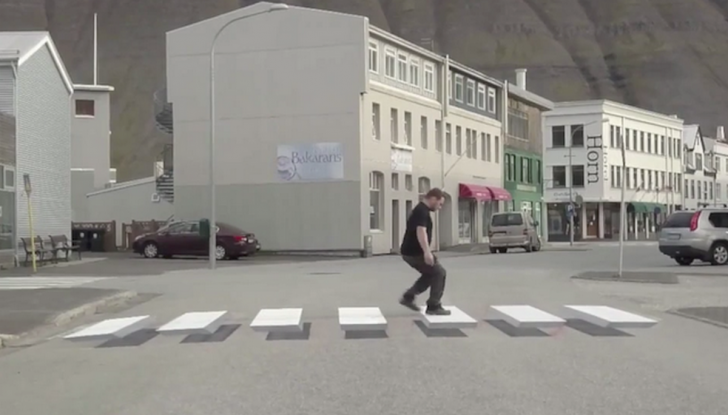 Le strisce pedonali 3D sono ora realtà - Foto 4 di 8