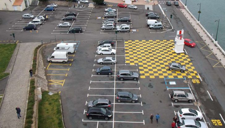 Assistente al parcheggio auto, 20 anni di innovazione Volkswagen - Foto 11 di 11