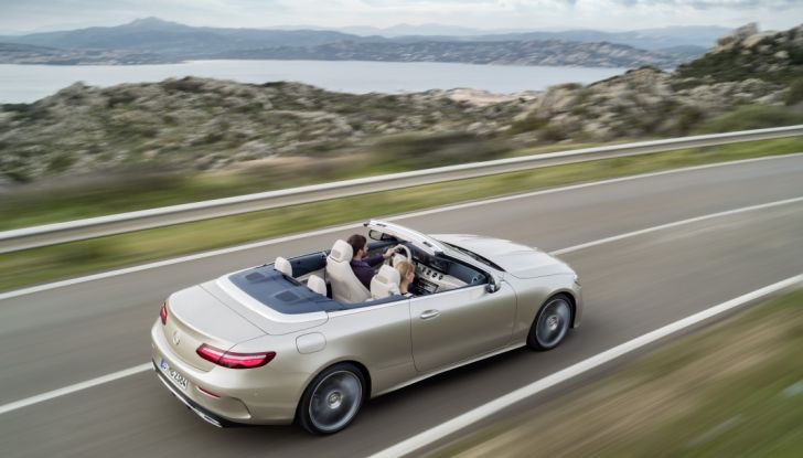 Nuova Mercedes Classe E Cabrio: Prova su strada, caratteristiche e prezzo - Foto 18 di 29