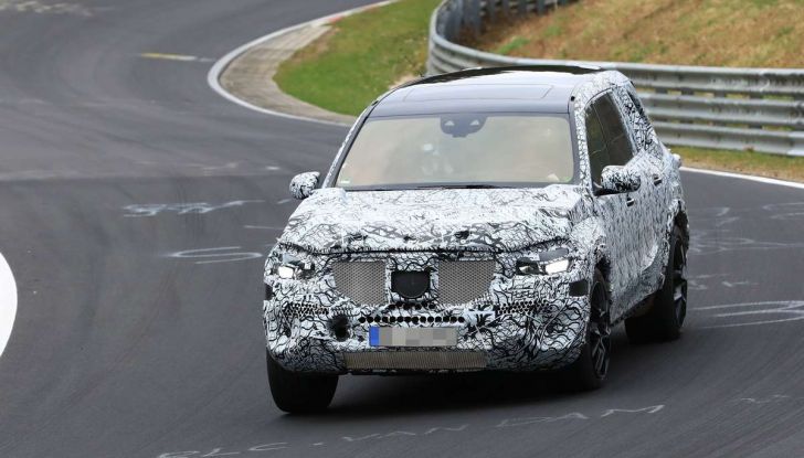 Mercedes GLS 2019, nuove immagini spia del maxi SUV - Foto 12 di 30