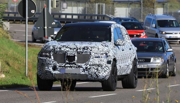 Mercedes GLS 2019, nuove immagini spia del maxi SUV - Foto 14 di 30