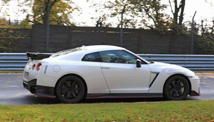 Nissan GT-R Nismo MY 2018, collaudi e ultimi test su pista - Foto 18 di 23