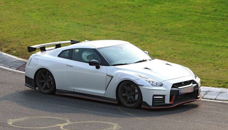 Nissan GT-R Nismo MY 2018, collaudi e ultimi test su pista - Foto 2 di 23