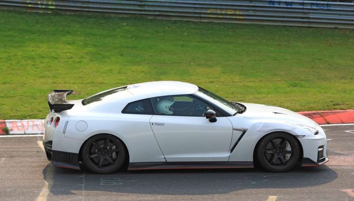 Nissan GT-R Nismo MY 2018, collaudi e ultimi test su pista - Foto 5 di 23