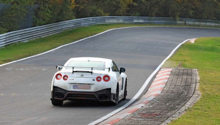 Nissan GT-R Nismo MY 2018, collaudi e ultimi test su pista - Foto 11 di 23