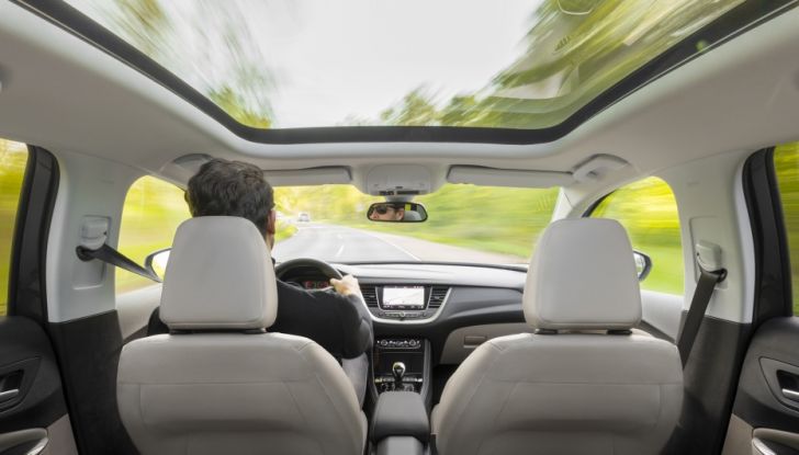 Opel Grandland X: test drive, caratteristiche e prezzi del crossover polivalente - Foto 18 di 25