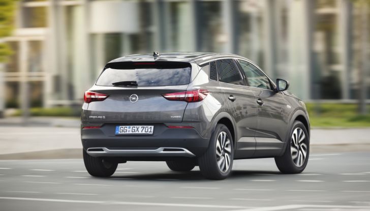 Opel Grandland X: test drive, caratteristiche e prezzi del crossover polivalente - Foto 16 di 25