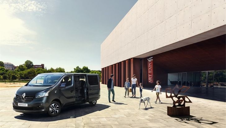 Renault Trafic SpaceClass, il salotto business: versioni, motori e prezzi - Foto 13 di 22