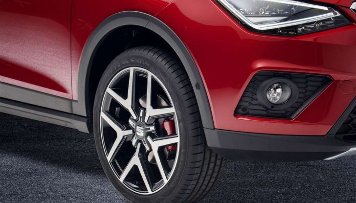 Seat Arona, la prova su strada del SUV compatto a Barcellona - Foto 17 di 48