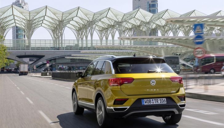 Volkswagen T-Roc 2017: prova su strada, caratteristiche e prestazioni - Foto 15 di 39
