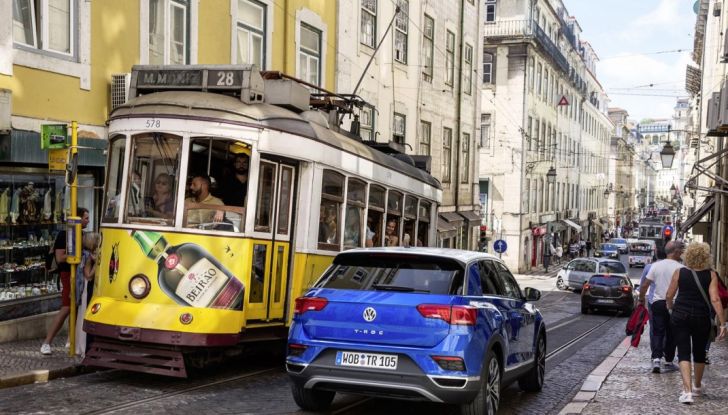 Volkswagen T-Roc 2017: prova su strada, caratteristiche e prestazioni - Foto 5 di 39