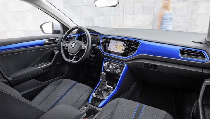 Volkswagen T-Roc 2017: prova su strada, caratteristiche e prestazioni - Foto 11 di 39