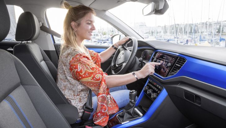 Volkswagen T-Roc 2017: prova su strada, caratteristiche e prestazioni - Foto 34 di 39