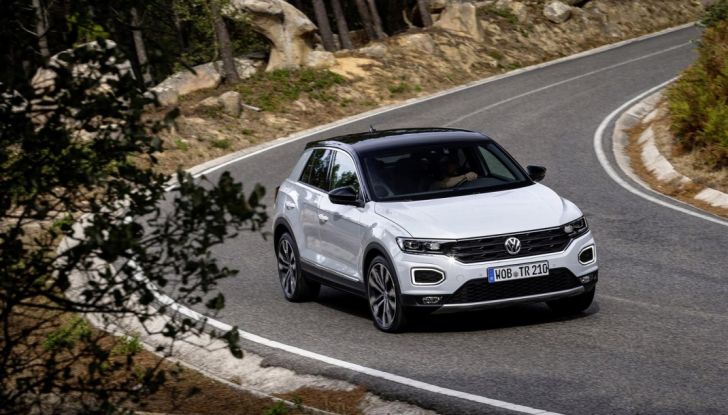 Volkswagen T-Roc 2017: prova su strada, caratteristiche e prestazioni - Foto 7 di 39