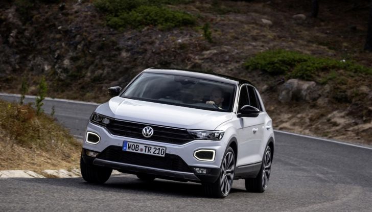 Volkswagen T-Roc 2017: prova su strada, caratteristiche e prestazioni - Foto 21 di 39