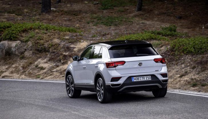 Volkswagen T-Roc 2017: prova su strada, caratteristiche e prestazioni - Foto 22 di 39