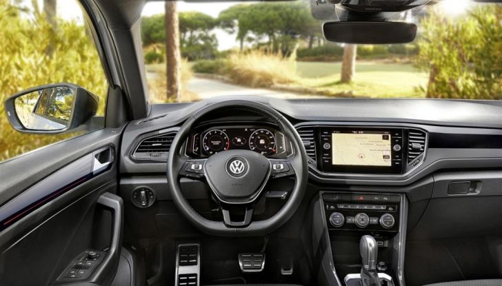 Volkswagen T-Roc 2017: prova su strada, caratteristiche e prestazioni - Foto 29 di 39