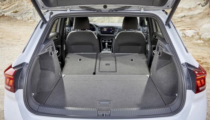 Volkswagen T-Roc 2017: prova su strada, caratteristiche e prestazioni - Foto 31 di 39