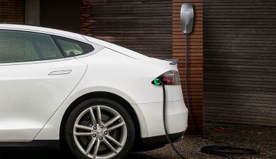 Le colonnine per l’auto elettrica sono obbligatorie per le case nuove