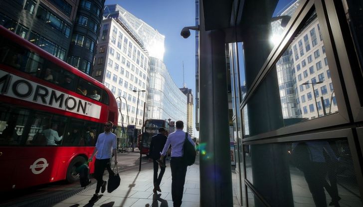 A Londra arrivano gli autobus che viaggiano a caffè - Foto 7 di 12