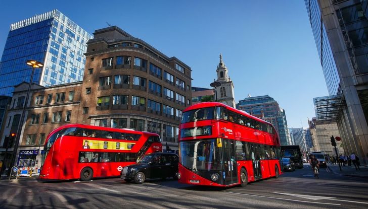A Londra arrivano gli autobus che viaggiano a caffè - Foto 1 di 12