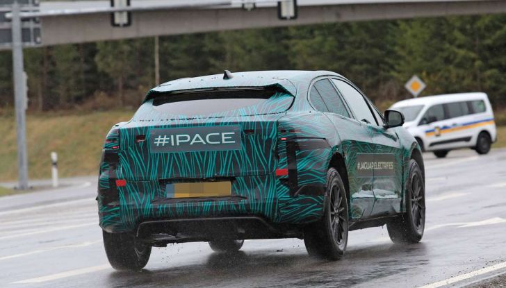 Jaguar I-PACE, test drive in Svezia del crossover elettrico - Foto 9 di 19