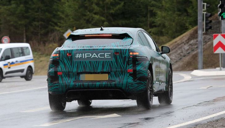 Jaguar I-PACE, test drive in Svezia del crossover elettrico - Foto 17 di 19