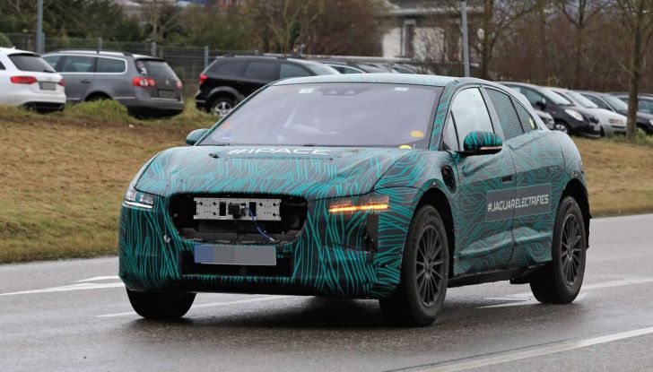 Jaguar I-PACE, test drive in Svezia del crossover elettrico - Foto 12 di 19