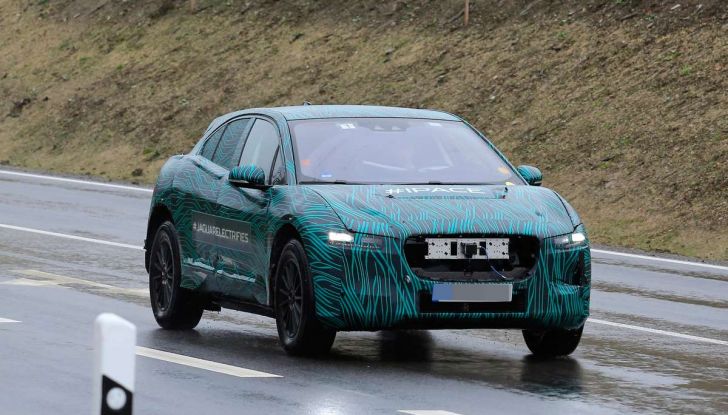 Jaguar I-PACE, test drive in Svezia del crossover elettrico - Foto 10 di 19