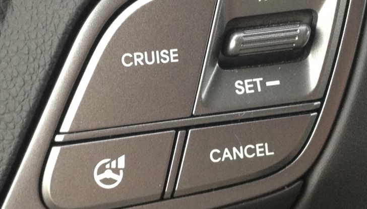 Sulle auto nuove arriva il limitatore di velocità obbligatorio: cos’è e come funziona - Foto 8 di 9