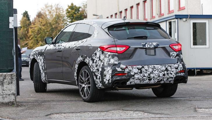 Maserati Levante GTS: foto spia della variante sportiva - Foto 10 di 11