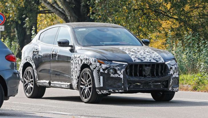 Maserati Levante GTS: foto spia della variante sportiva - Foto 11 di 11