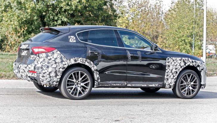 Maserati Levante GTS: foto spia della variante sportiva - Foto 5 di 11