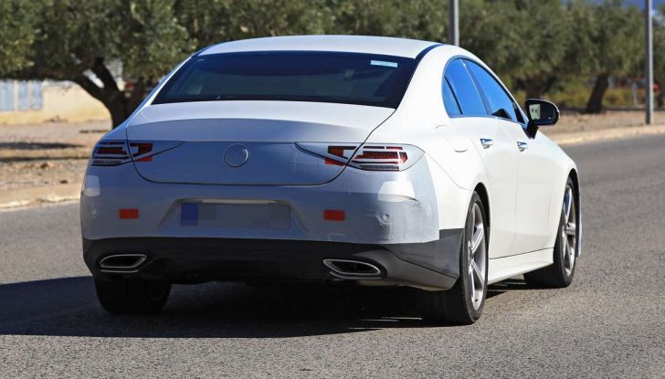 Mercedes CLS, immagini spia dei muletti della futura generazione - Foto 19 di 24