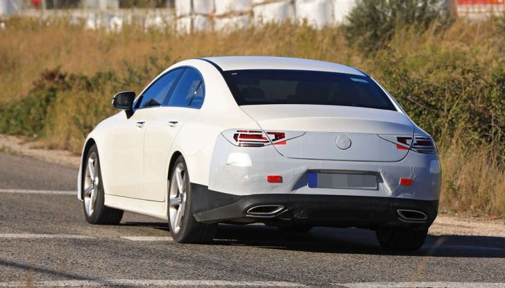 Mercedes CLS, immagini spia dei muletti della futura generazione - Foto 4 di 24