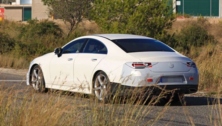 Mercedes CLS, immagini spia dei muletti della futura generazione - Foto 9 di 24