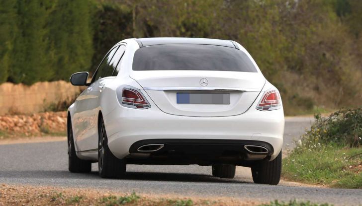 Mercedes Classe C Facelift 2018, immagini e dati tecnici - Foto 12 di 12