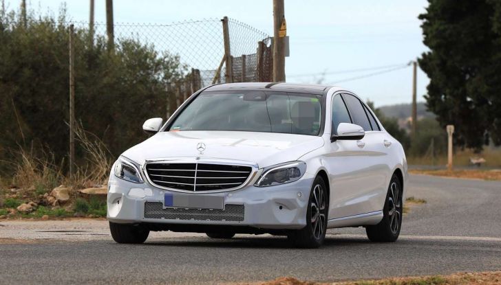 Mercedes Classe C Facelift 2018, immagini e dati tecnici - Foto 2 di 12