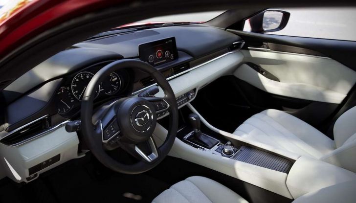 Nuova Mazda 6 2018, ancora più premium - Foto 12 di 14