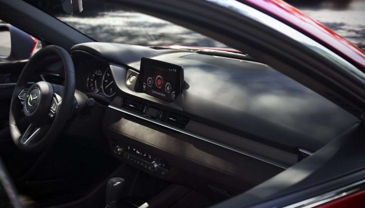 Nuova Mazda 6 2018, ancora più premium - Foto 13 di 14