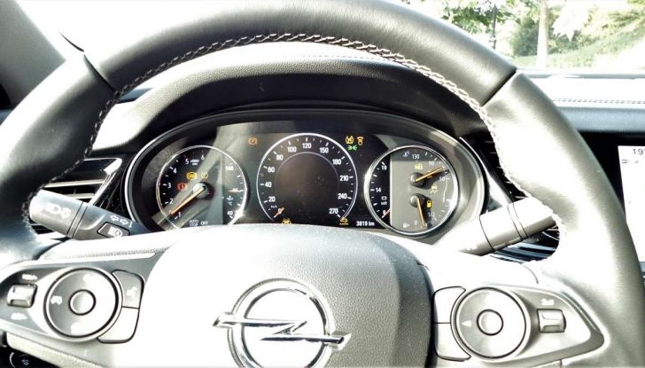 Opel Insignia Grand Sport Innovation 2.0 CDTI 170cv S&S prova su strada - Foto 18 di 34