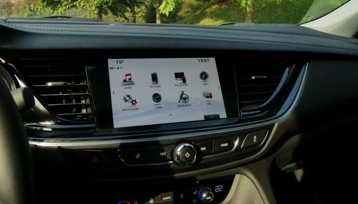 Opel Insignia Grand Sport Innovation 2.0 CDTI 170cv S&S prova su strada - Foto 19 di 34