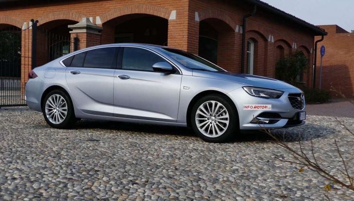 Opel Insignia Grand Sport Innovation 2.0 CDTI 170cv S&S prova su strada - Foto 27 di 34
