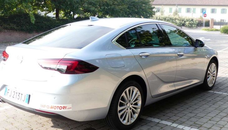 Opel Insignia Grand Sport Innovation 2.0 CDTI 170cv S&S prova su strada - Foto 12 di 34
