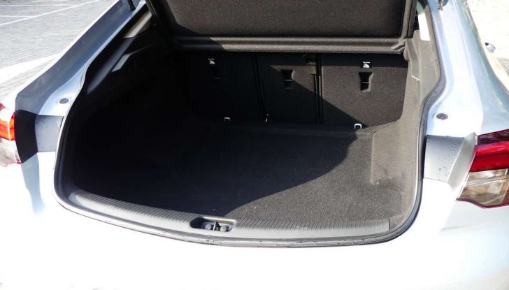 Opel Insignia Grand Sport Innovation 2.0 CDTI 170cv S&S prova su strada - Foto 13 di 34