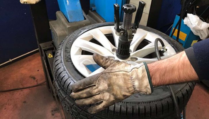 Pneumatici invernali anche sulle auto elettriche: Michelin Alpin è il top - Foto 17 di 28