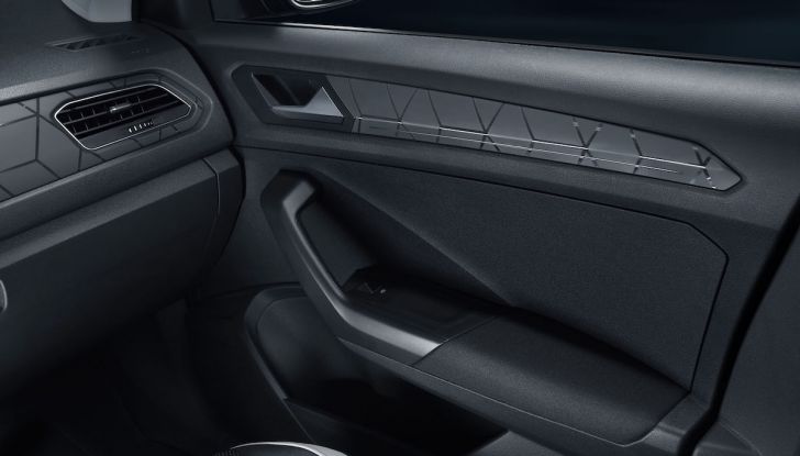 Volkswagen T-Roc di Garage Italia per Black Friday e Cyber Monday di Amazon - Foto 5 di 17